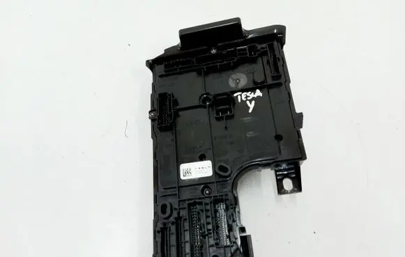 Tesla Model Y Comfort/convenience module 1657650-00-C