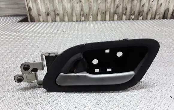 Honda FR-V Front door interior handle