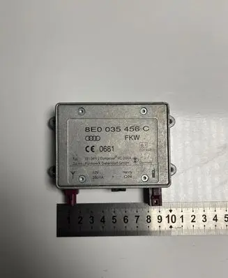 Audi A6 S6 C6 4F Aerial antenna amplifier 8E0035456C
