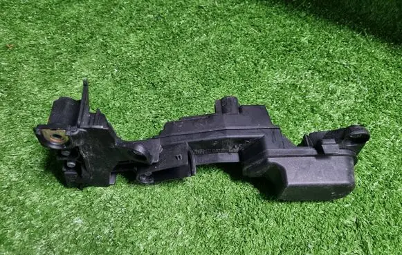 BMW 5 G30 G31 G38 Current control relay 9339829