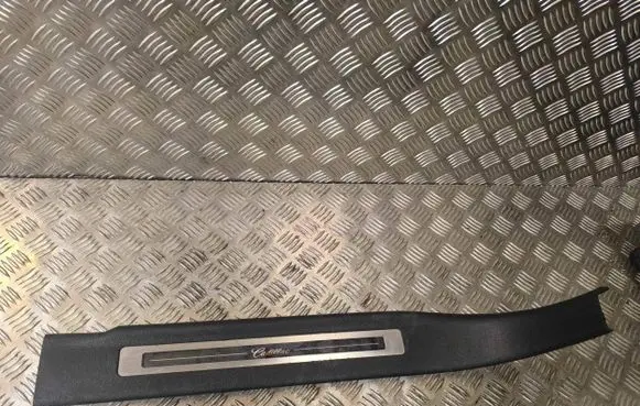 Cadillac Escalade IV Front sill trim cover 22825102 22825102LH 206631