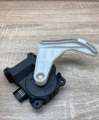 Toyota Corolla Verso AR10 Air flap motor/actuator 0637008930