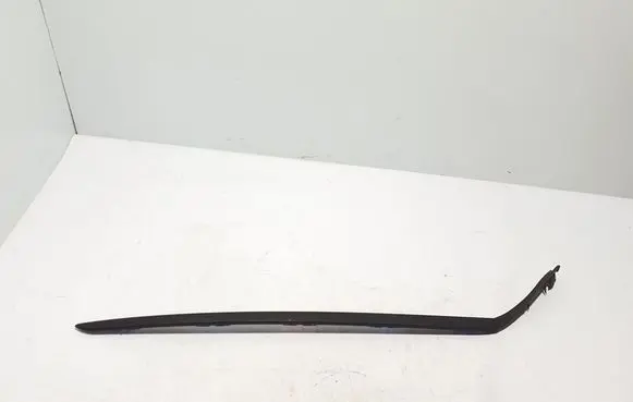 Windshield trim