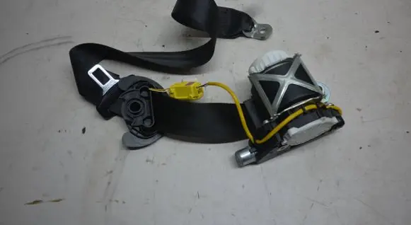 Volkswagen Tiguan Front seatbelt 5N2857705A