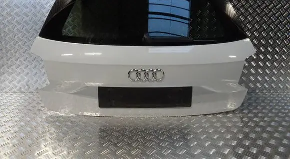 Audi Q2 - Truck tailgate 