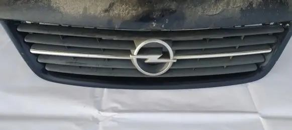Opel Sintra Front grill