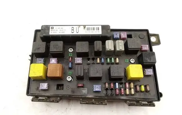 Opel Astra H Fuse box set 13145042