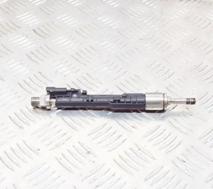 BMW 4 F32 F33 Fuel injector 0261500172 10213541