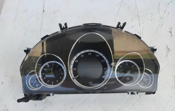 Mercedes-Benz E A207 Speedometer (instrument cluster) A2129001610