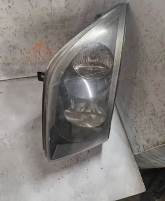Volkswagen Crafter Headlight/headlamp 9068200061