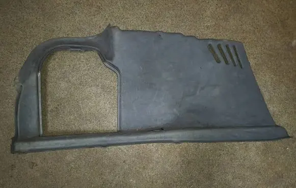 BMW 7 E65 E66 Trunk/boot lower side trim panel 8223555