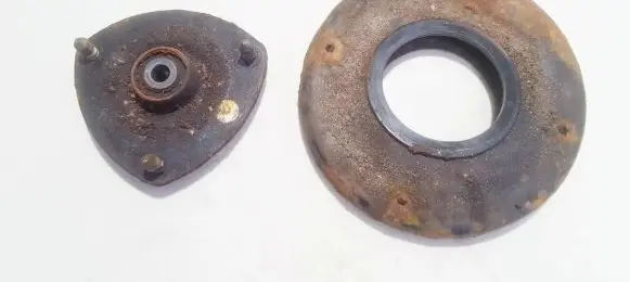Honda FR-V Coil spring mount 