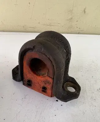 Jeep Grand Cherokee (WJ) Sway bar bush bracket, front 