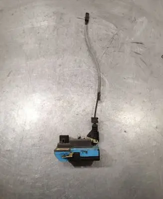 Volvo XC90 Front door lock 30663042