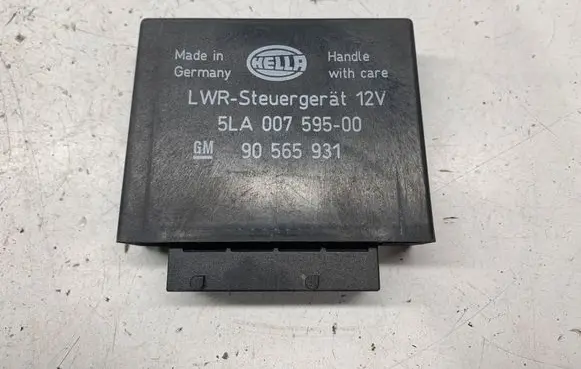 Opel Omega B2 Light module LCM 5LA00759500 90565931