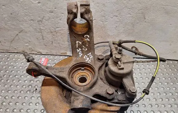 Peugeot 108 Front wheel hub spindle knuckle S17986090 B000905680