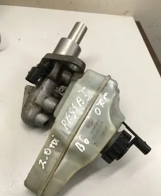 Volkswagen PASSAT B6 Master brake cylinder 3C2611301