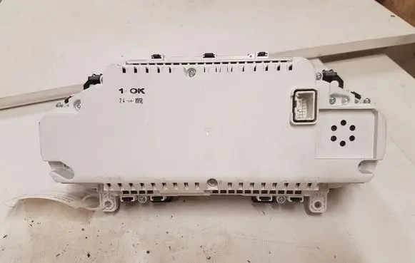 Volvo V40 Speedometer (instrument cluster) 31296952