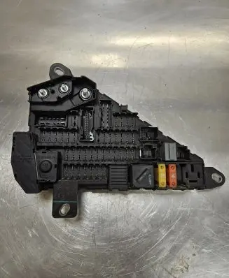BMW 5 E60 E61 Fuse module 6906603