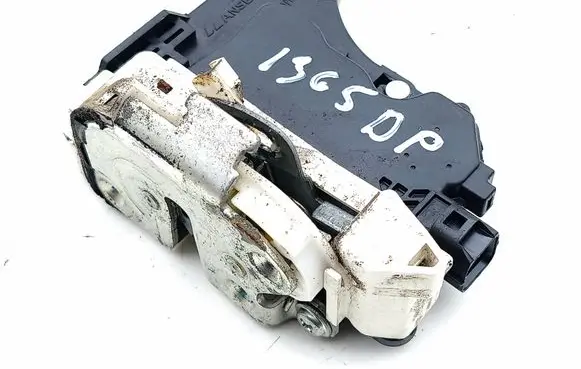 Citroen C-Crosser Front door lock 09828