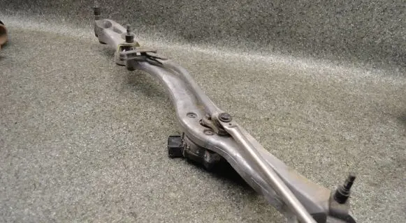 BMW 7 E65 E66 Front wiper linkage and motor 1137328087