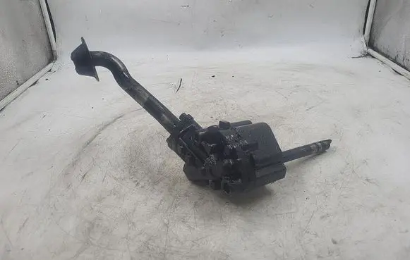 Audi A4 S4 B5 8D Oil pump 026115133A