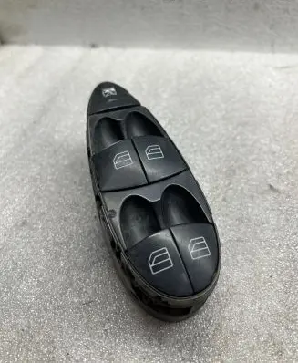 Mercedes-Benz E W211 Electric window control switch A2118213579