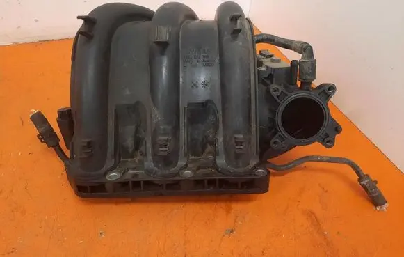 Skoda Fabia Mk1 (6Y) Intake manifold 03D129766L
