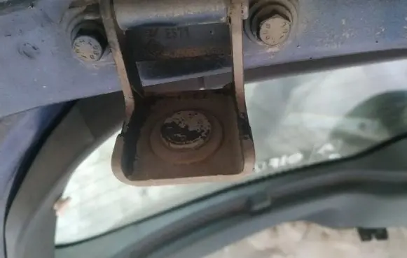 Renault Megane II Tailgate/trunk/boot hinge