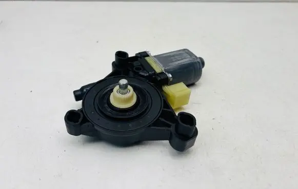 Audi A5 Front door window regulator motor 8W0959801