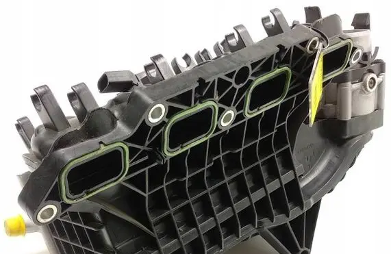 Volkswagen PASSAT B8 Intake manifold 03C129711AM