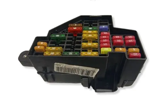 Volkswagen PASSAT B7 Fuse box set 17041402106