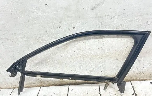 Audi A4 S4 B7 8E 8H Front door window/glass frame 8E0837629
