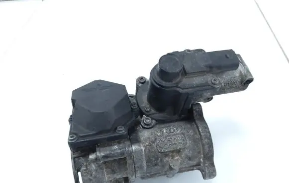 Volkswagen Touran I Throttle valve 03G129637A