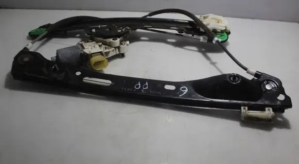 BMW 1 E81 E87 Front window lifting mechanism without motor