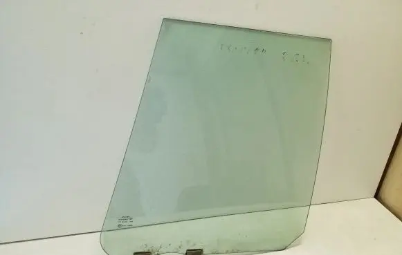 Opel Frontera A Rear door window glass