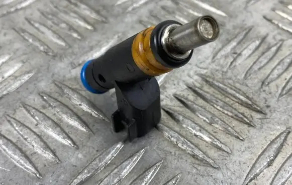 Jeep Grand Cherokee Fuel injector 05037479AC