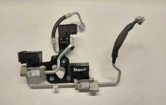 Porsche Taycan 9J1 Air conditioning (A/C) expansion valve 4M0816702AJLK01