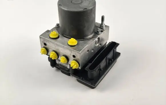 Renault Clio III ABS Pump 8201134904 0265235804 0265950788
