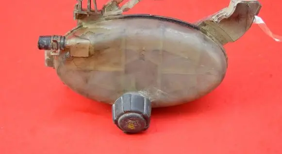 Renault Master II Coolant expansion tank/reservoir 820019917