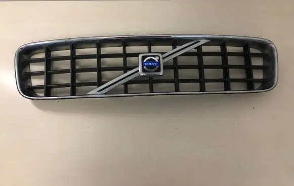 Volvo XC90 Front grill 8620641