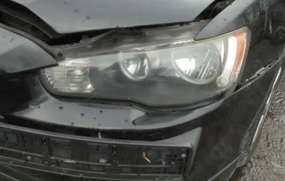 Mitsubishi Lancer VIII Headlight/headlamp