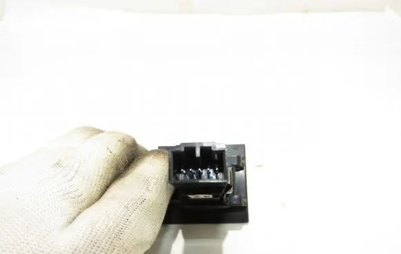 Volvo V70 Hazard light switch 30710106