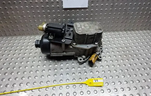 Mazda 3 II Oil filter mounting bracket S27725867