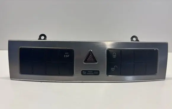 Mercedes-Benz C W203 Hazard light switch 2038215281 40737203001