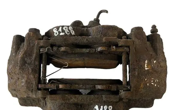 Toyota Land Cruiser (J120) Front brake caliper