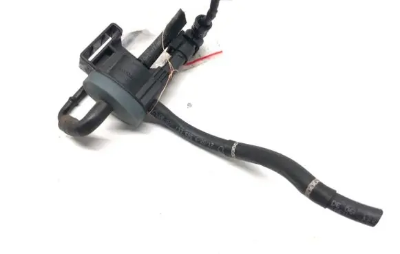 Volkswagen Arteon Fuel pressure regulator 06H906283F