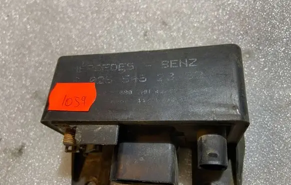 Mercedes-Benz C W202 Glow plug pre-heat relay 0255452332 A0255452332