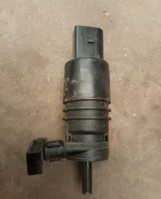 Mercedes-Benz C W204 Windscreen/windshield washer pump