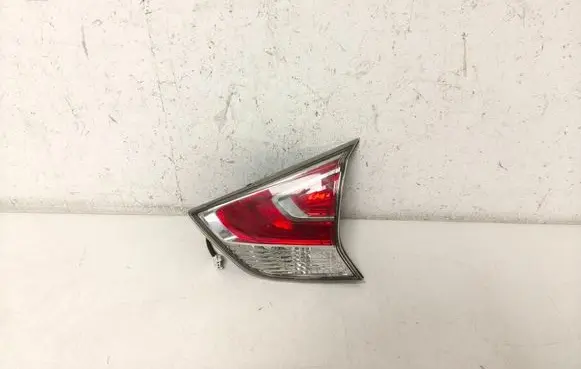 Nissan X-Trail T32 Tailgate rear/tail lights 265504CA1B